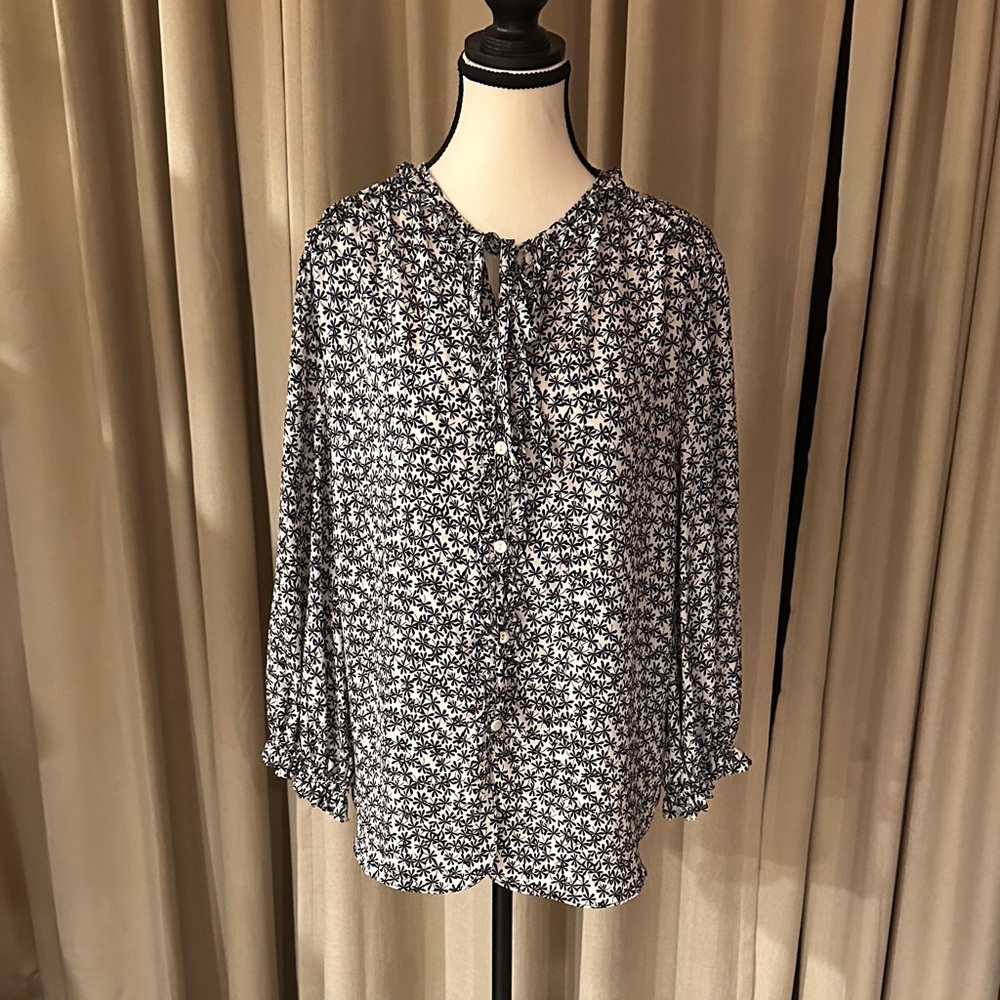 Max Studio Black and White Floral Blouse